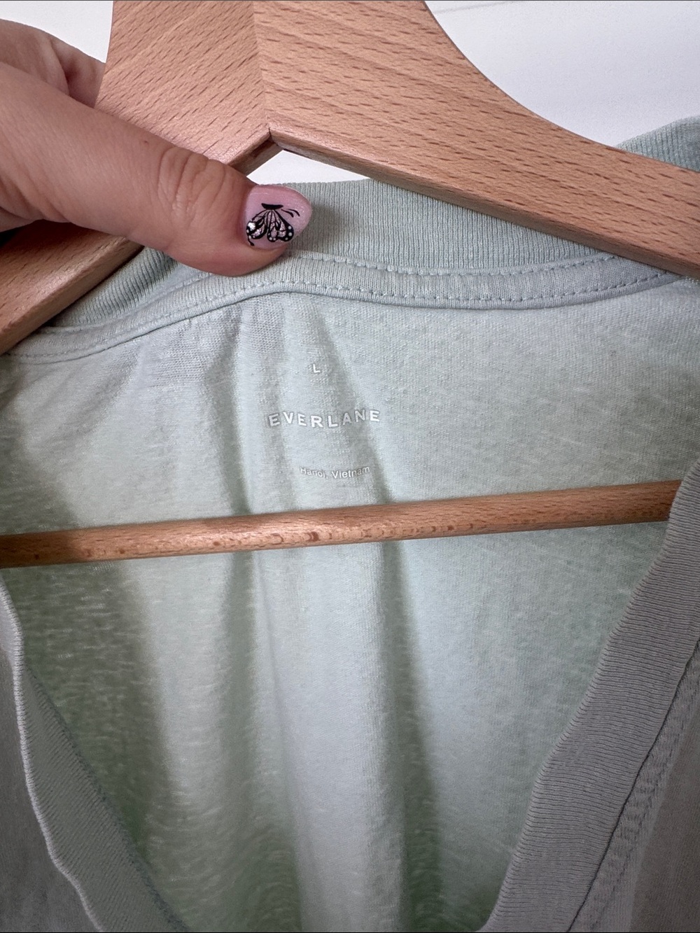 Everlane Organic Cotton Deep V-Neck Tee Sage Green Size L - Picture 3 of 3